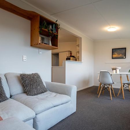 Muriwai Lodge ภายนอก รูปภาพ