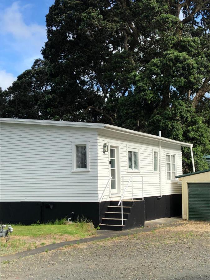 Muriwai Lodge ภายนอก รูปภาพ
