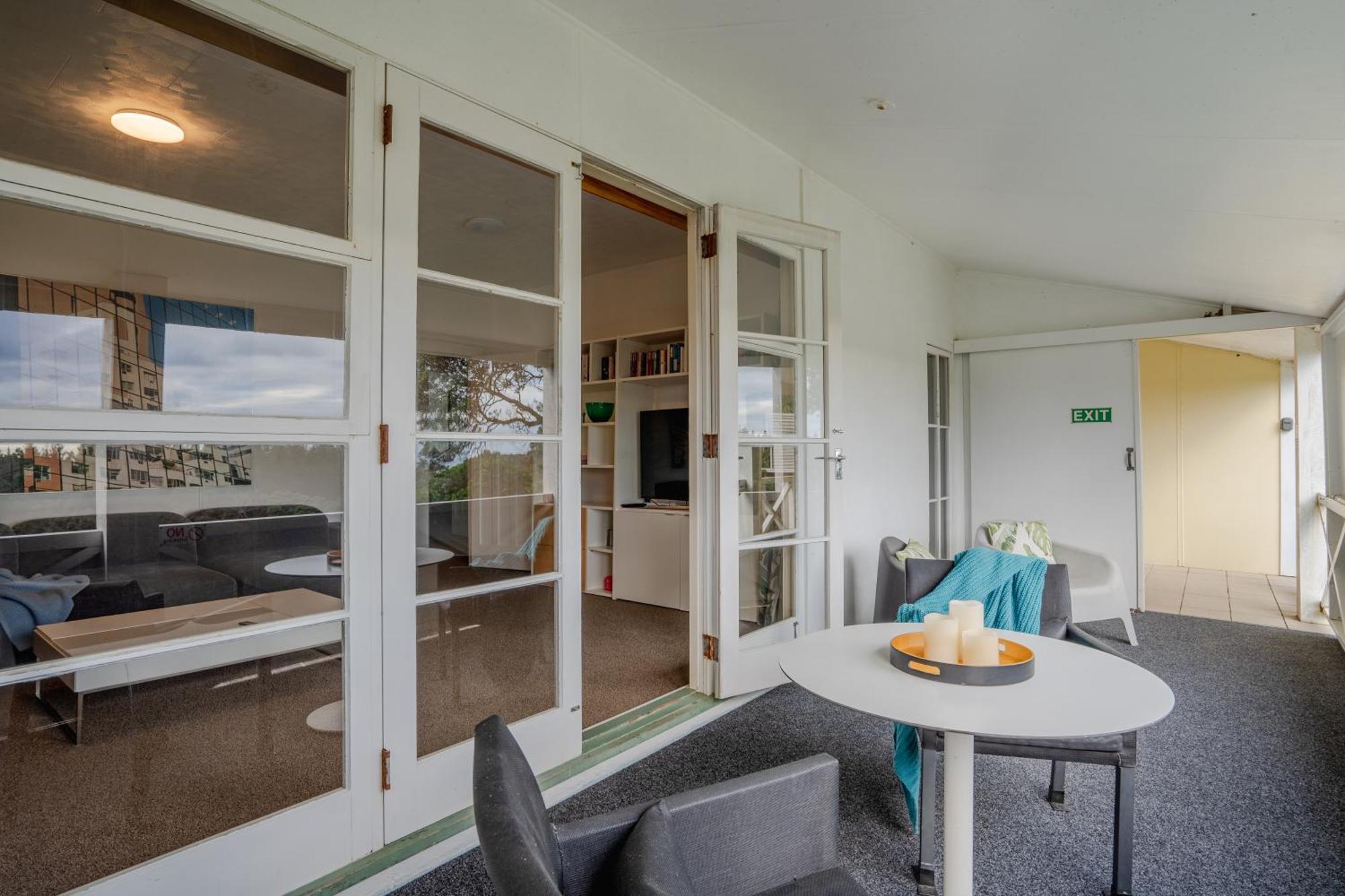 Muriwai Lodge ภายนอก รูปภาพ